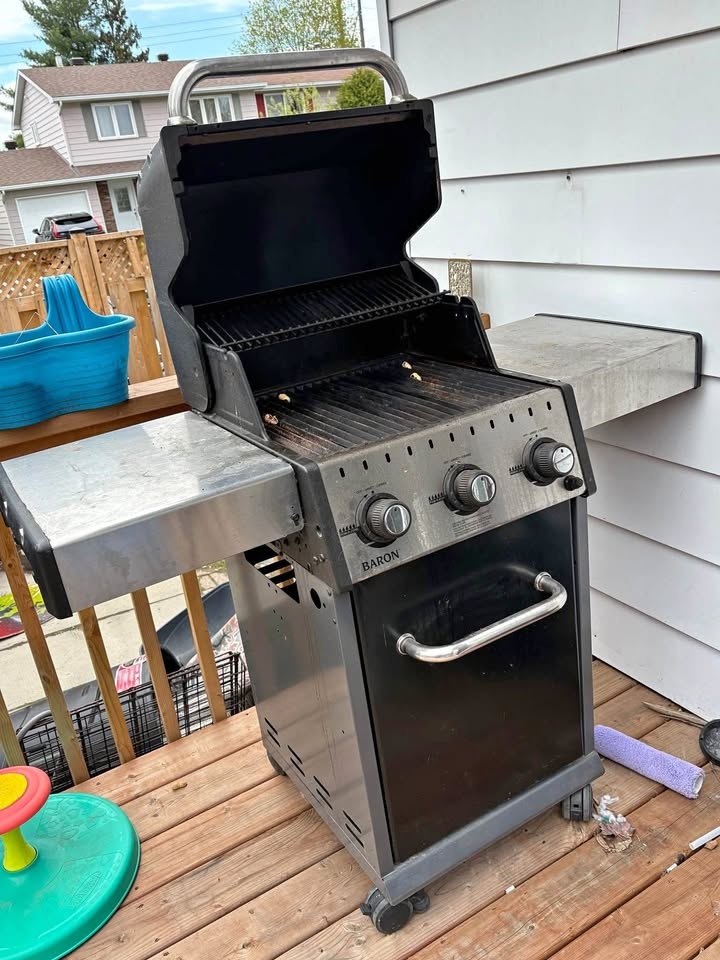 Broil king Baron natural gas barbecue