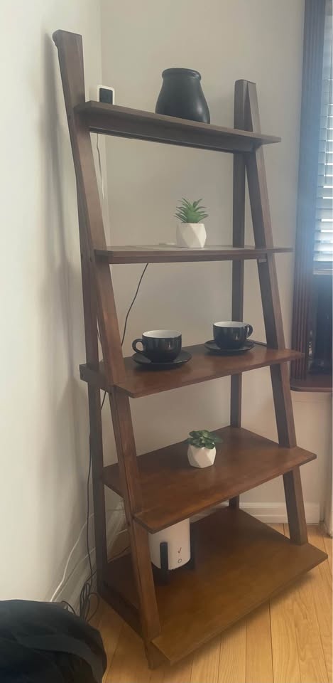Ladder Bookshelf - photo 2