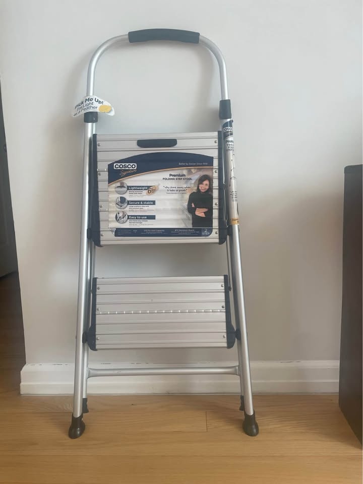 Cosco Feather Light Folding Step Stool - photo 3