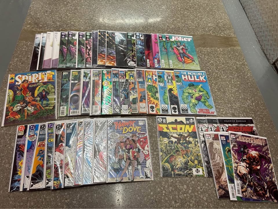 Box 11: 128 comics - Batman, joker, hulk, hawk and dove - photo 2