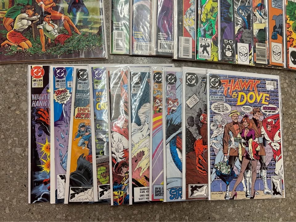 Box 11: 128 comics - Batman, joker, hulk, hawk and dove - photo 3