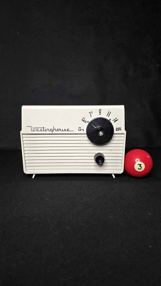 1955 Antique Westinghouse Tube Radio model 648T4