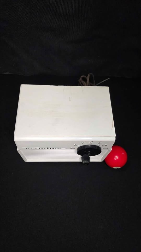 1955 Antique Westinghouse Tube Radio model 648T4 - photo 3