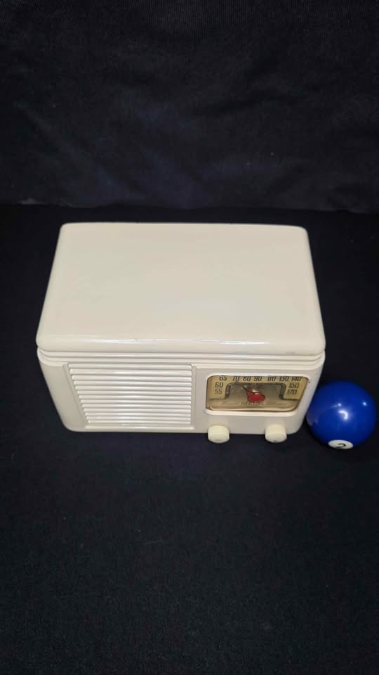 1948 Meck Trailblazer Antique Midget Tube Radio - photo 3
