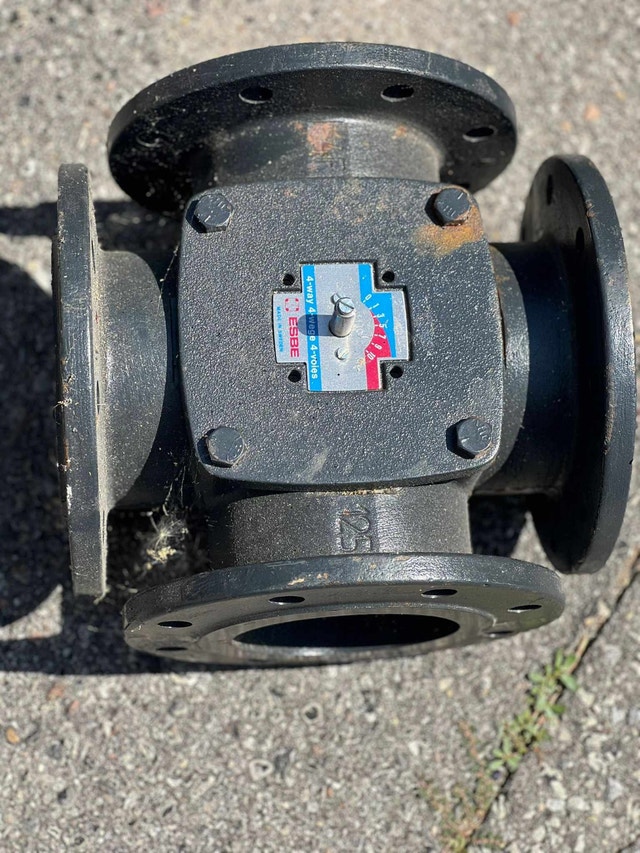 ESBE 4 WAY MIXING VALVE Model #: DN 125 PN6 CAST IRON