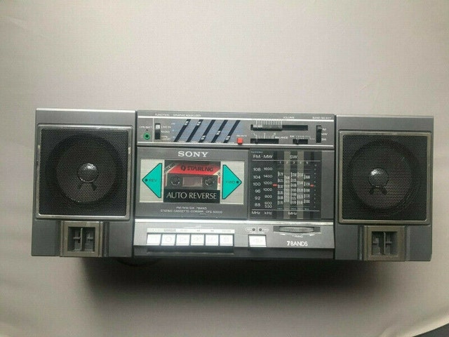 Sony CFS-5000S AM/FM-MW-SW 7 Band Receiver/Recorder Vintage