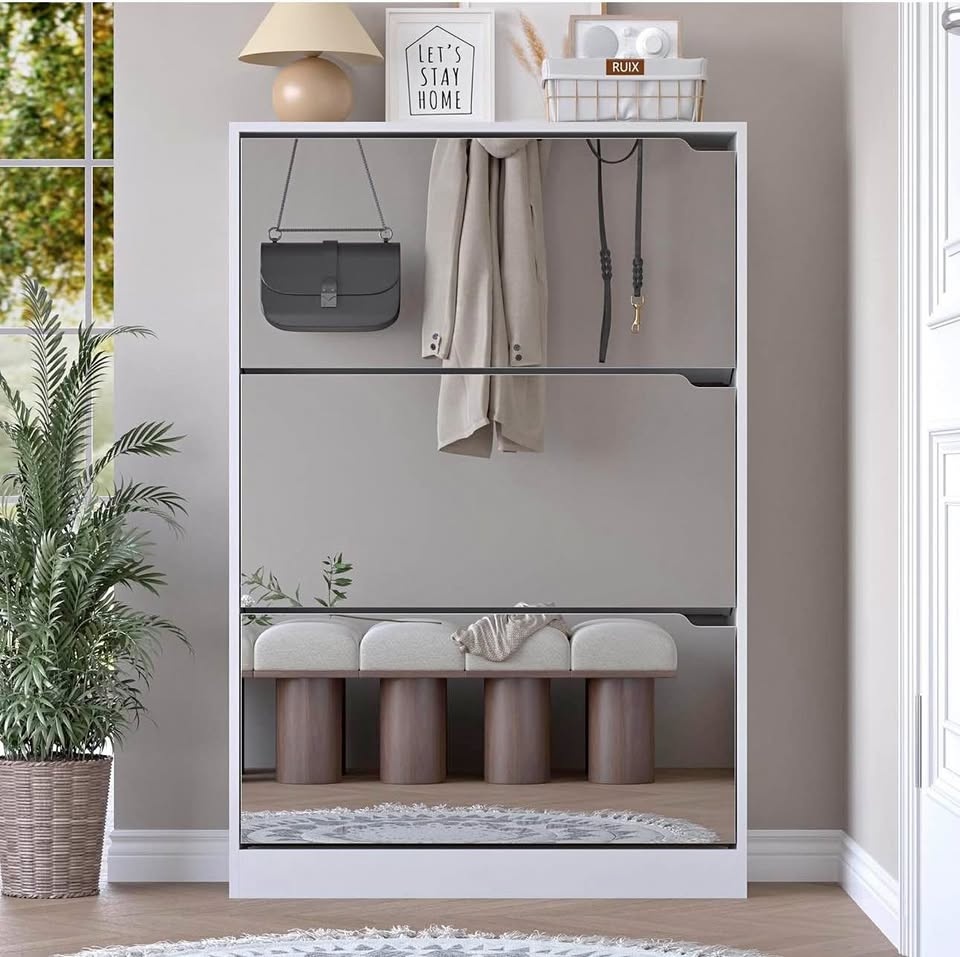 Shoe rack with 3-fold mirror drawers