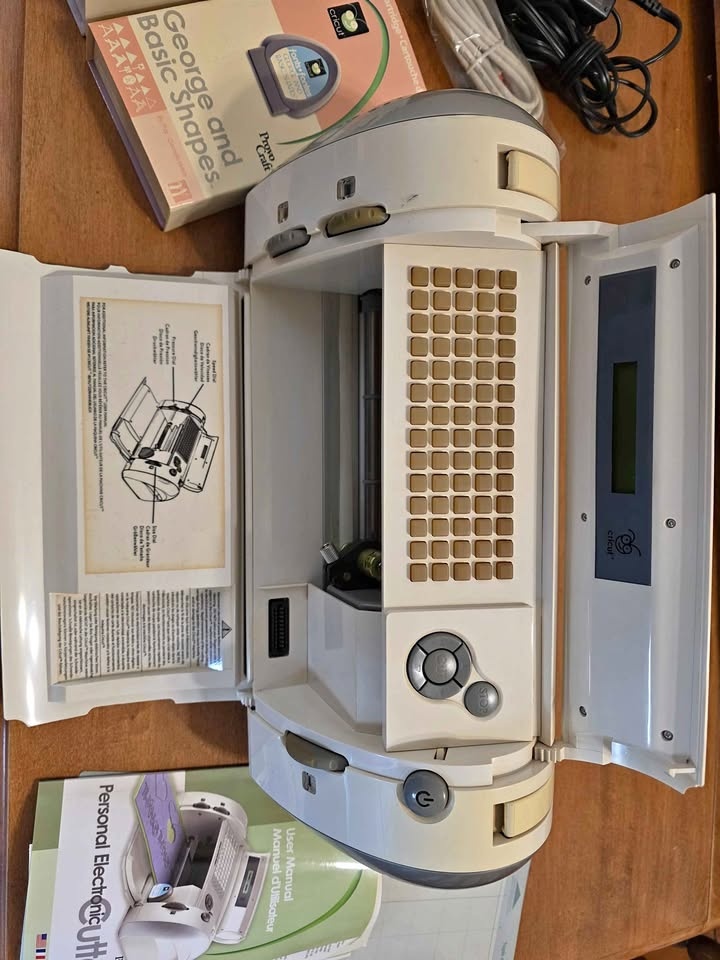 Cricut original model CRV001