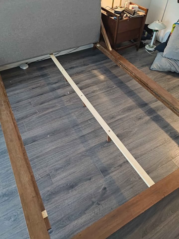 Modway MCM solid wood bedframe w/ upholstered headboard - photo 2