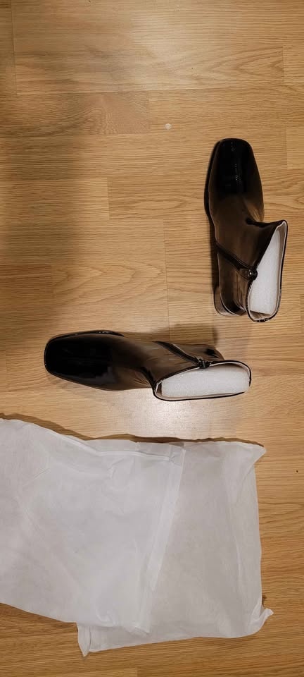 New boots size 9 patent leather - photo 2