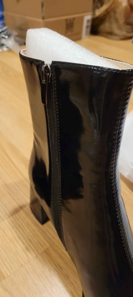 New boots size 9 patent leather - photo 4