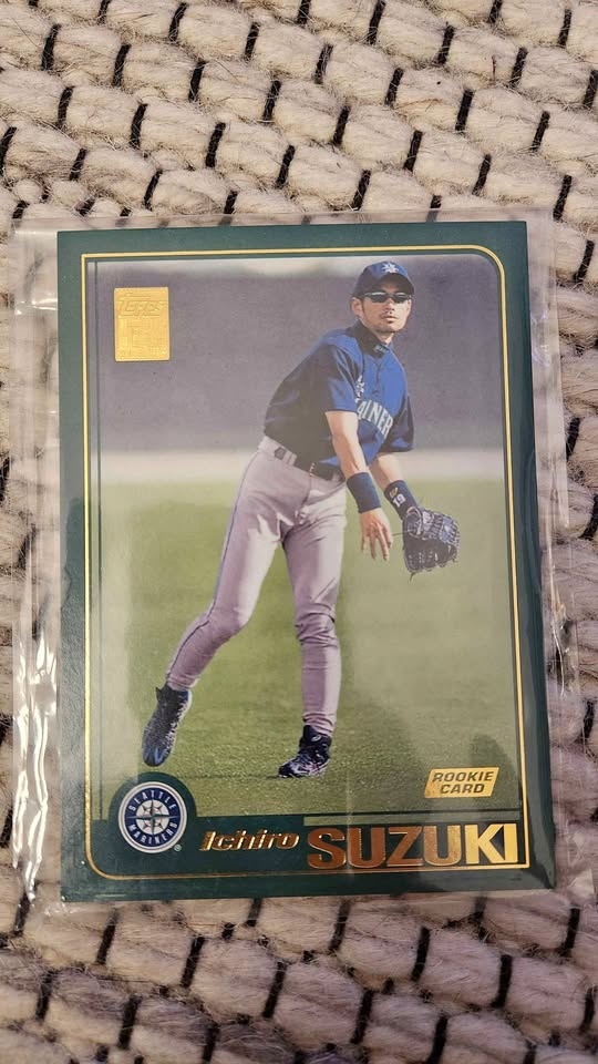 2022 Topps Update Ichiro Oversized Box Topper