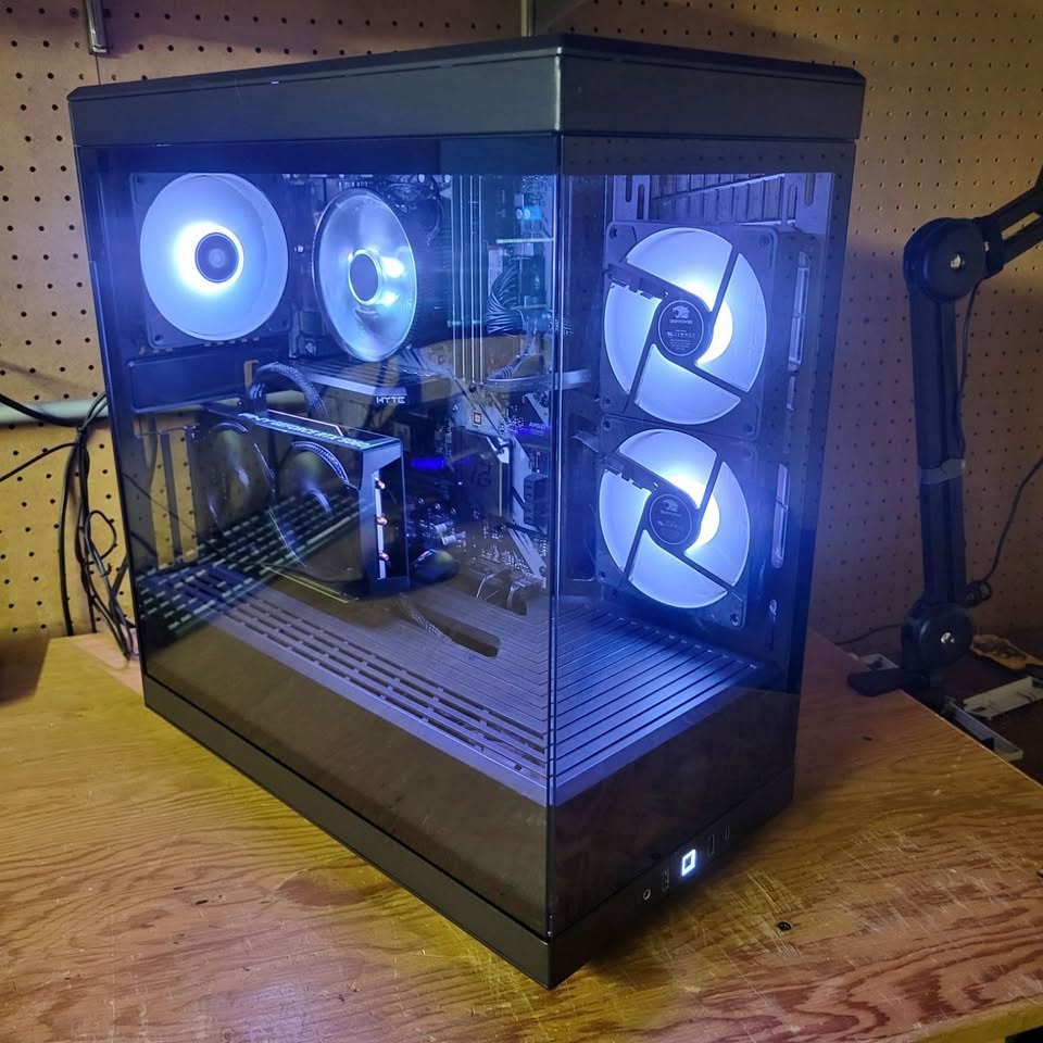 Gaming PC Ryzen 5 + RTX 5060