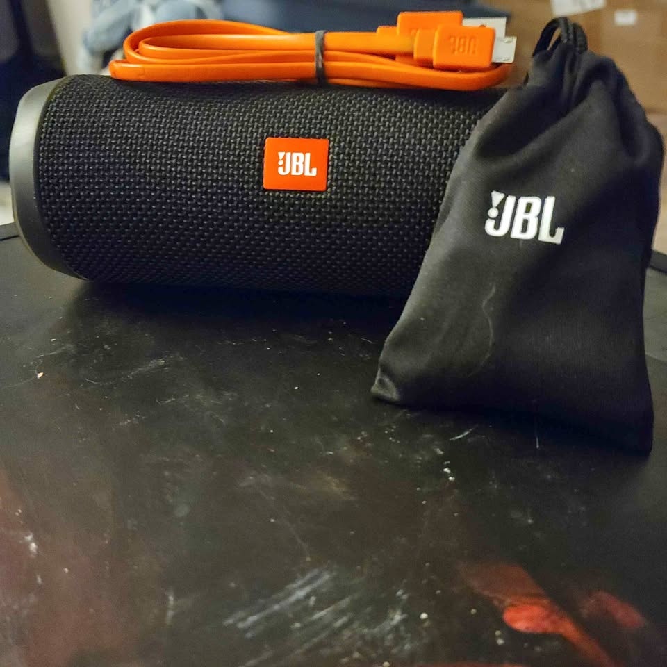 JBL Speaker & Wired Earbuds