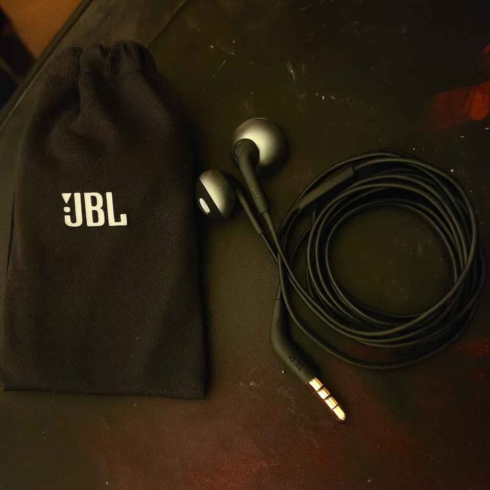 JBL Speaker & Wired Earbuds - photo 2