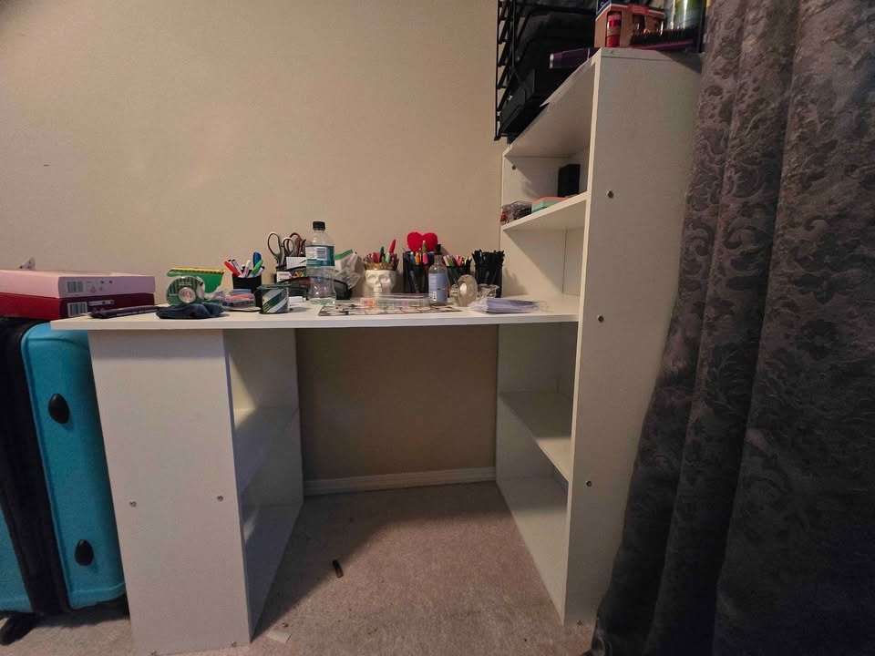 White desk - photo 3