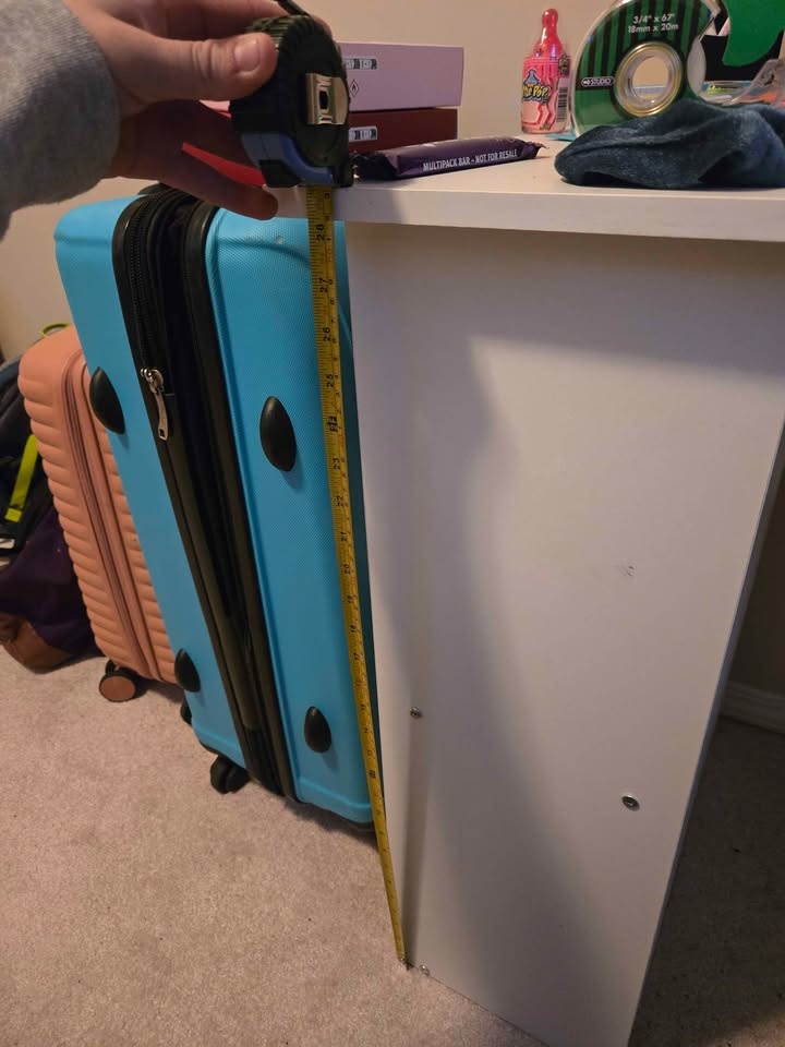 White desk - photo 5