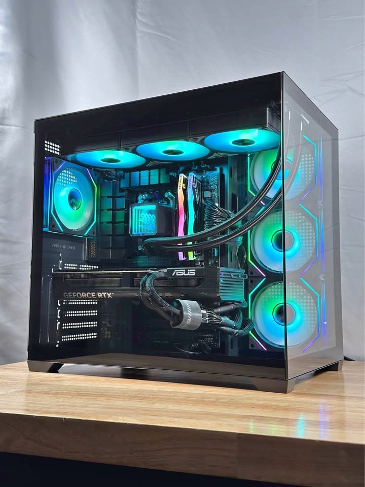 Ryzen 7 9800x3D | RTX 5070 Ti | 32GB RAM | 1TB SSD Gaming PC