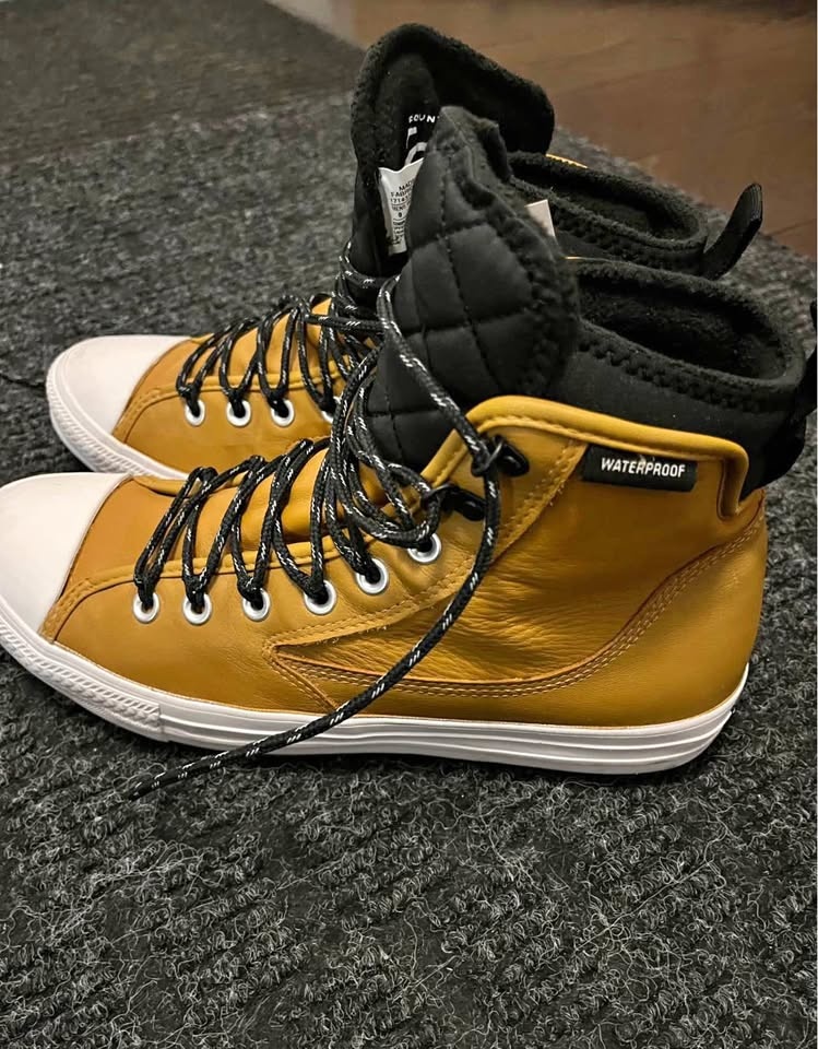 Mens 11 Converse Waterproof Sneakers