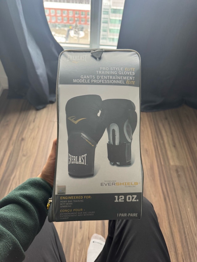 Everlast Pro Style Elite Training Boxing Gloves - 12oz