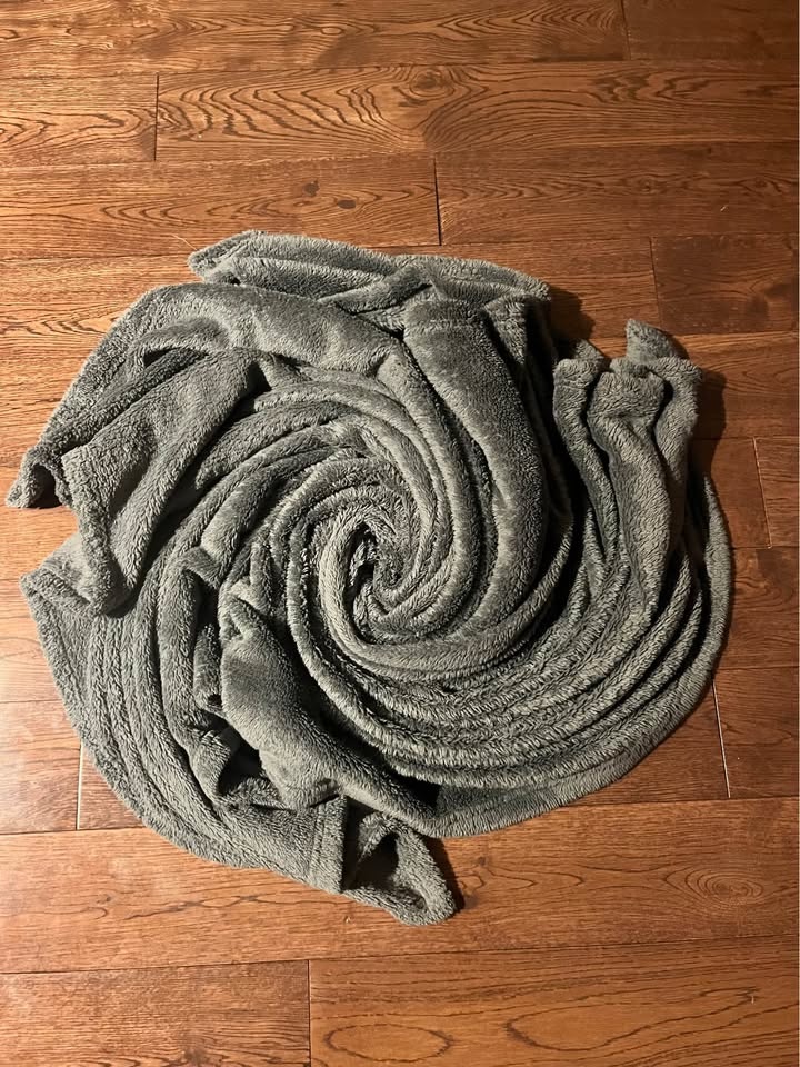 Soft Grey Blanket - photo 3
