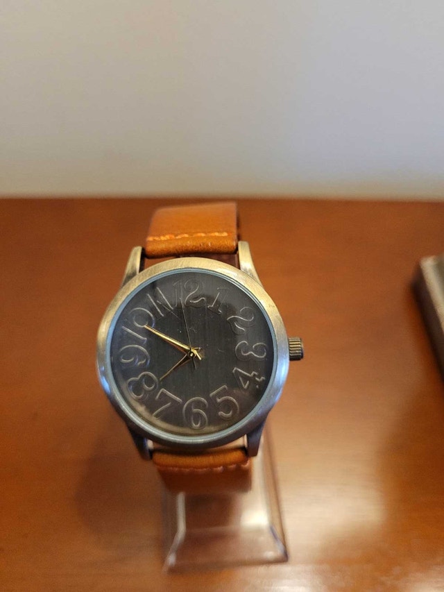 Brand New Brown Tan Women's Fashion Watch
