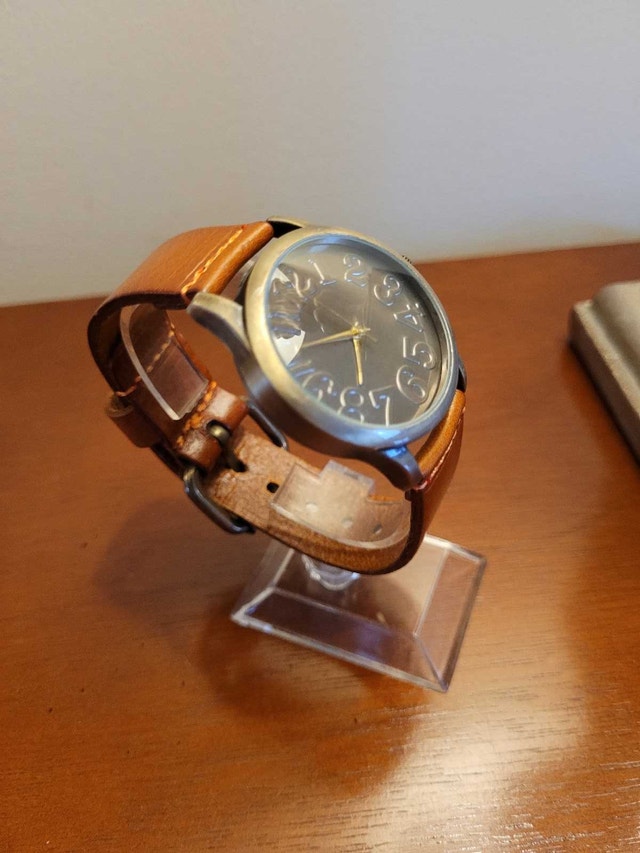 Brand New Brown Tan Women's Fashion Watch - photo 3