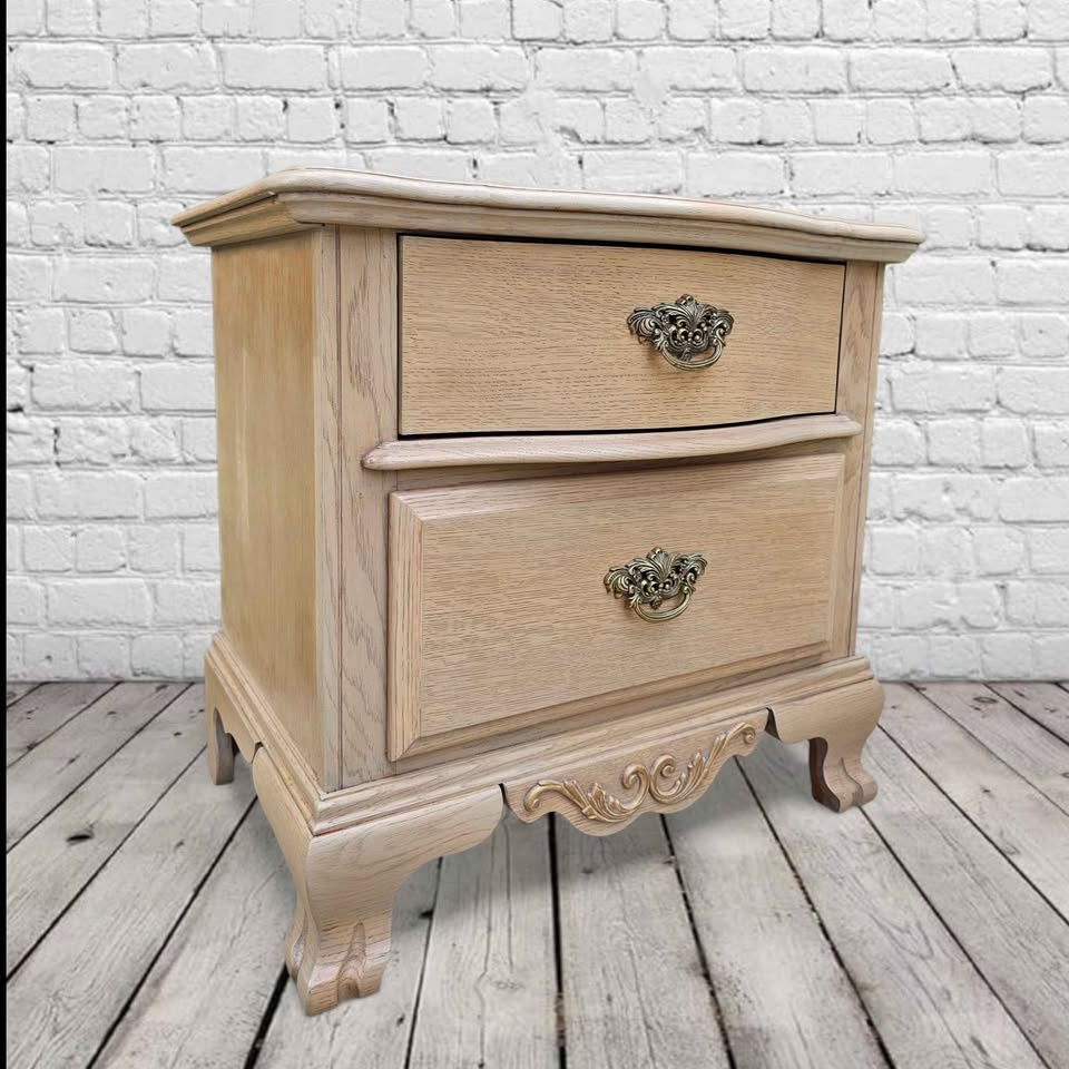 Large refinished oak side table - photo 2