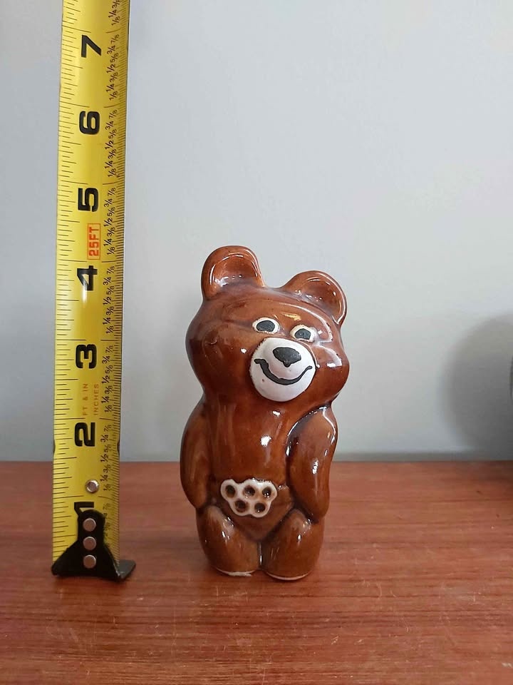 Vintage porcelain bear figurine