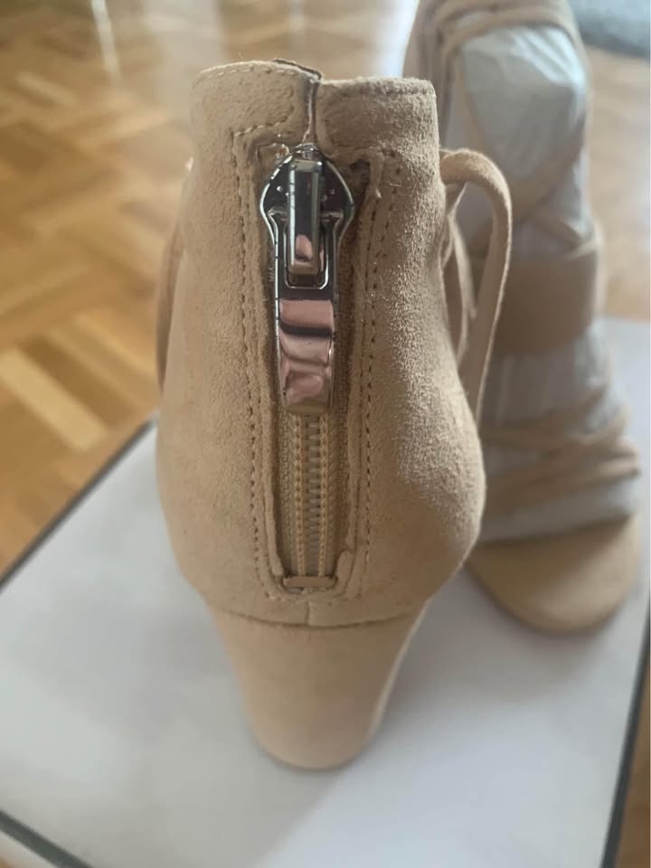 High Heel Shoes- GUESS - photo 5