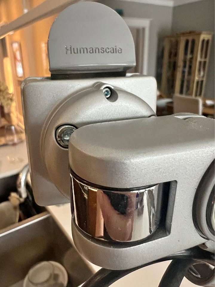 Humanscale dual monitor arm