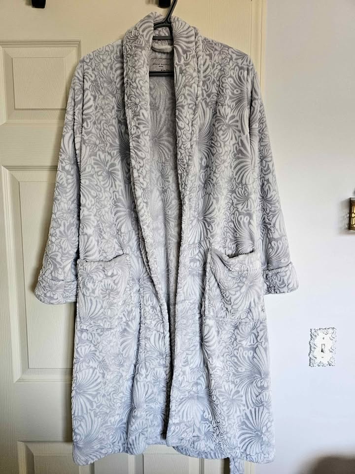 Daniel Buchler bath robe