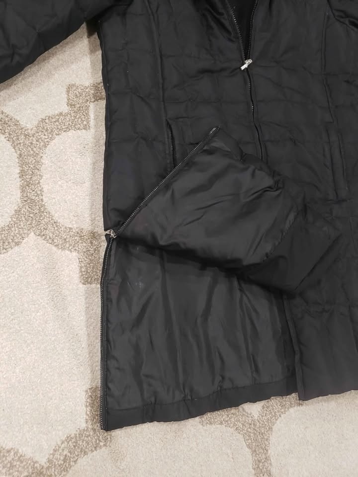 Black down winter jacket - photo 4