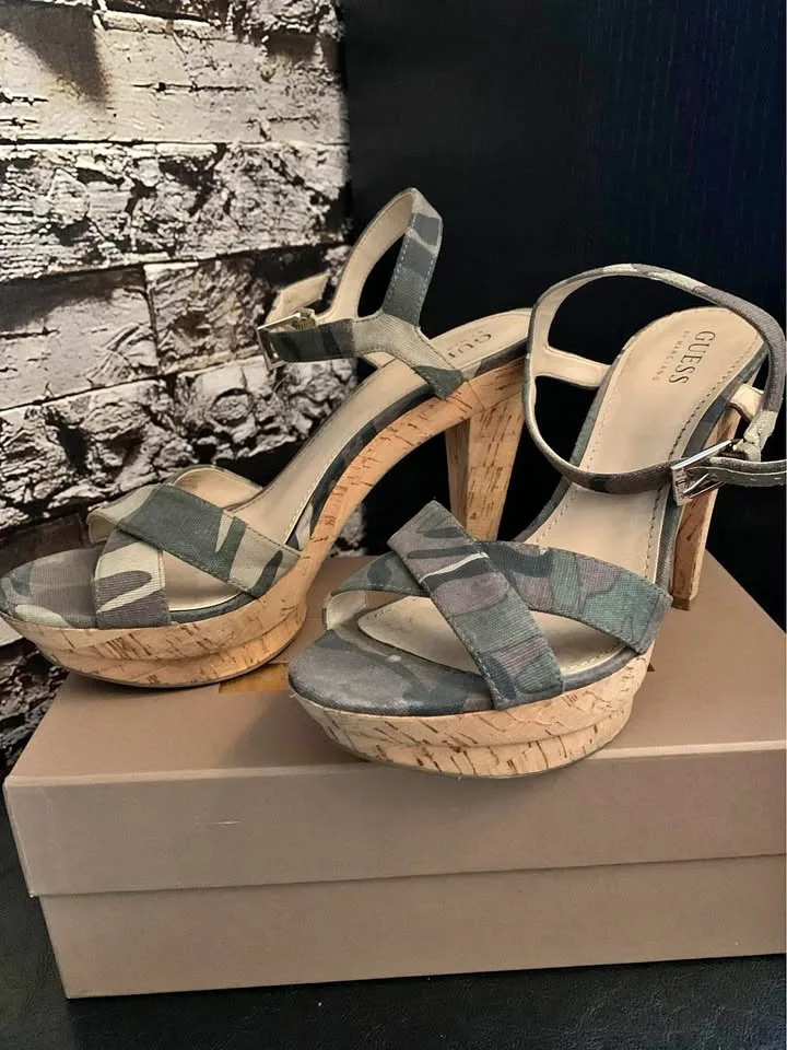GUESS Camo High Heels thumbnail