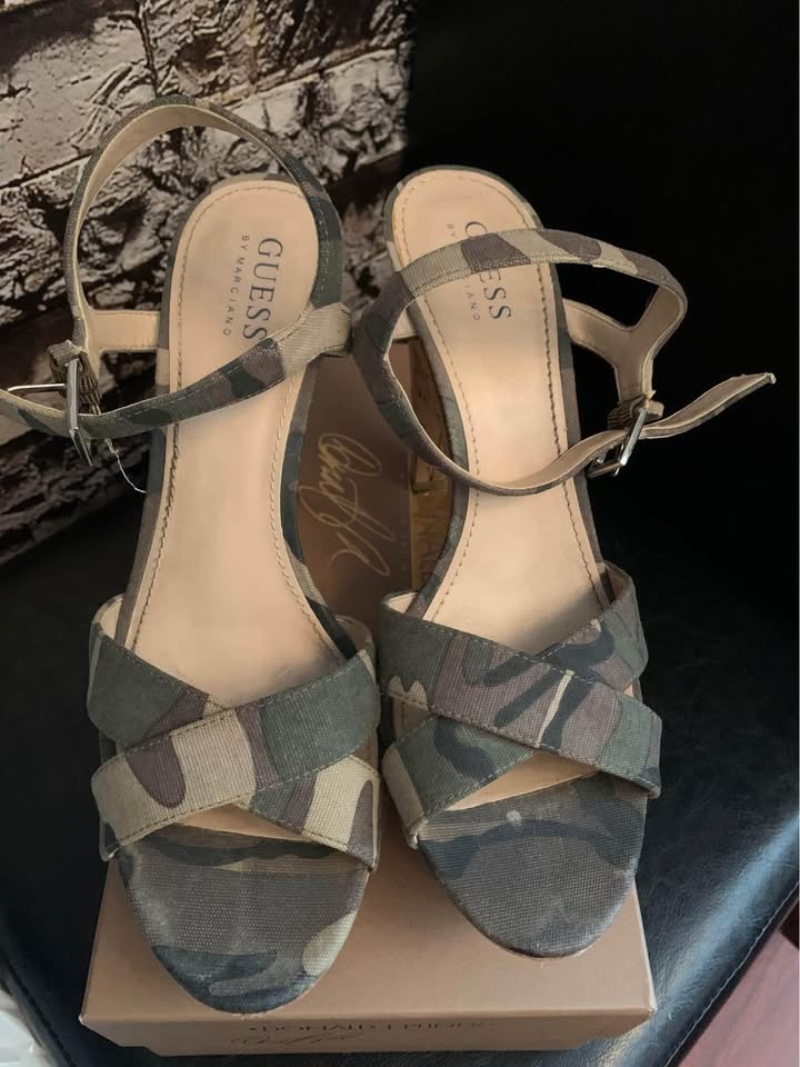 GUESS Camo High Heels - photo 3