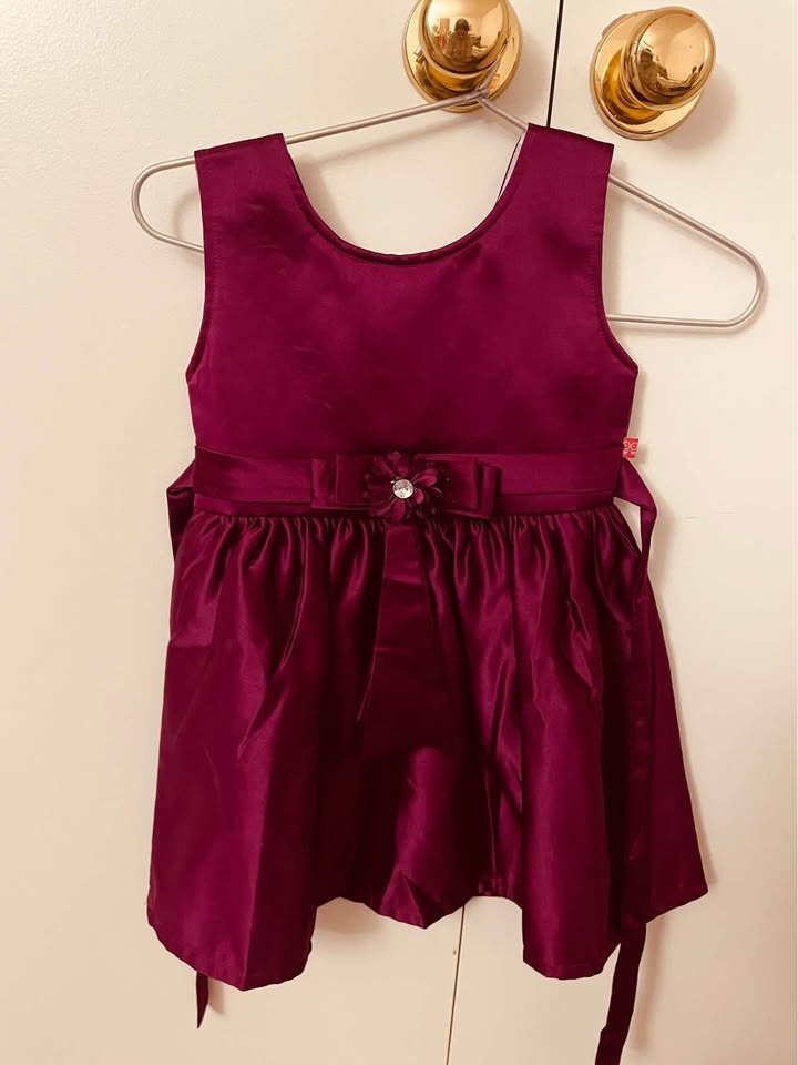 Elegant Burgundy Sleeveless Dress