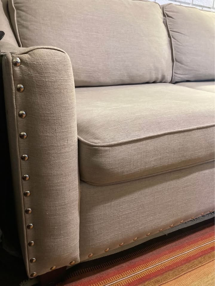 Pull out couch - photo 2