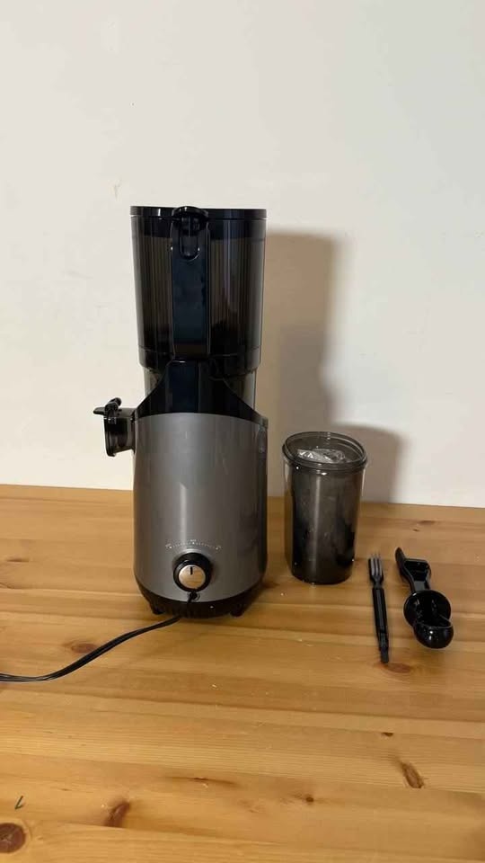 Fretta Cold Press Juicer Wide Feed Chute, New - photo 3