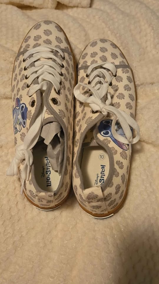 BRAND NEW STITCH WITH FROG SHOES SIZE 10 - photo 3