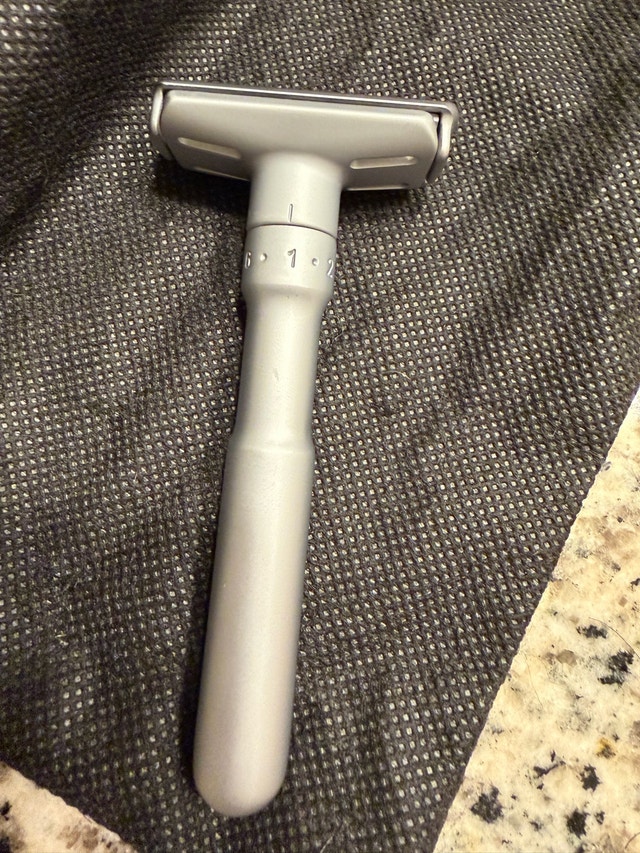 MERKUR Futur adjustable double edge safety razor