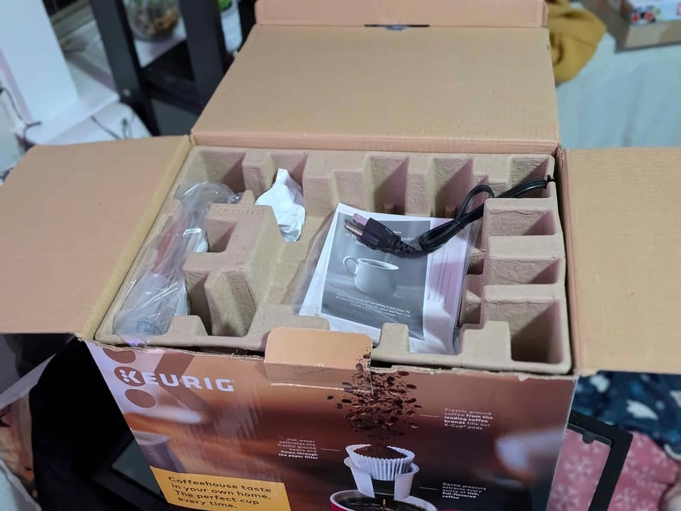 Kuerig K-Select Coffee Machine - photo 3