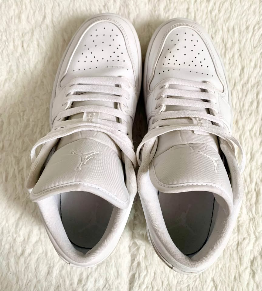 Nike Air Jordan 1 Low Rise Sneakers size 7Y/Women’s 8 - photo 4