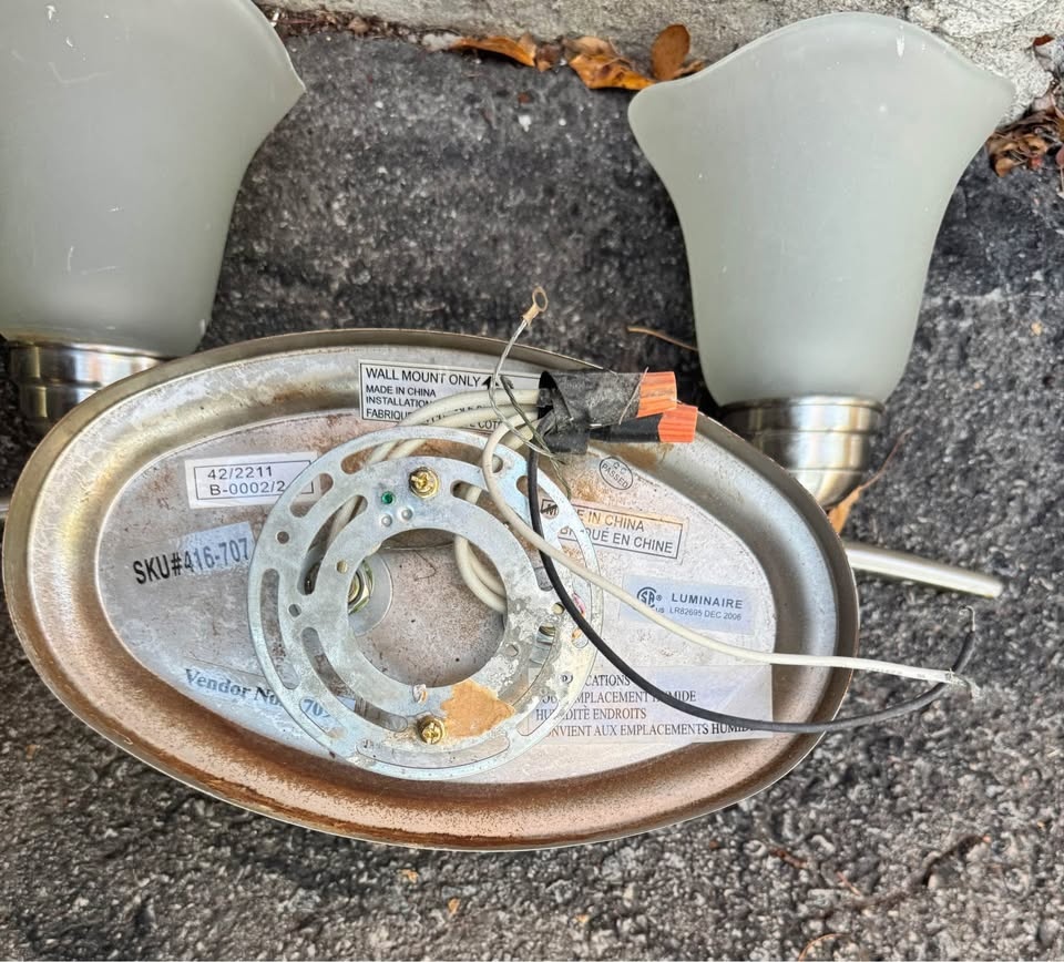 Light Fixture - photo 4