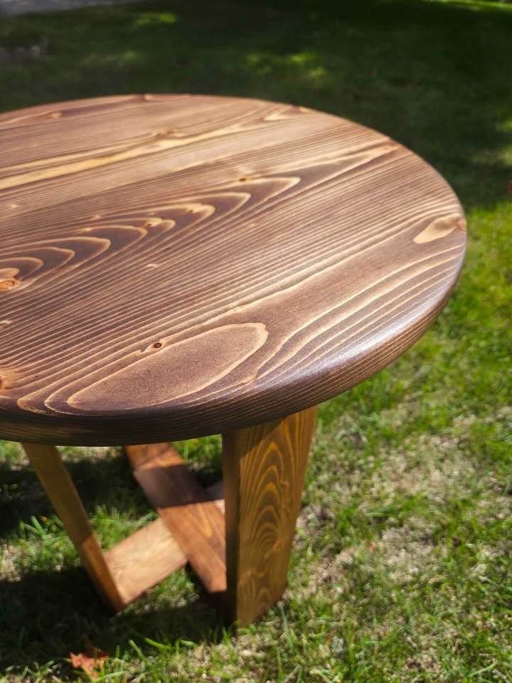 Pine side table - photo 2