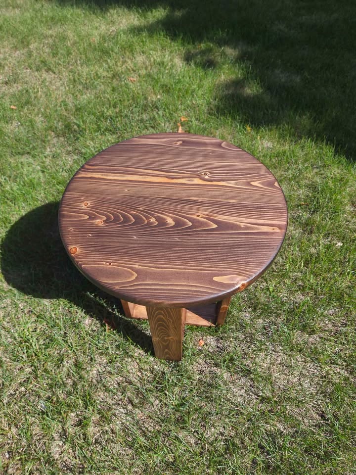 Pine side table - photo 3
