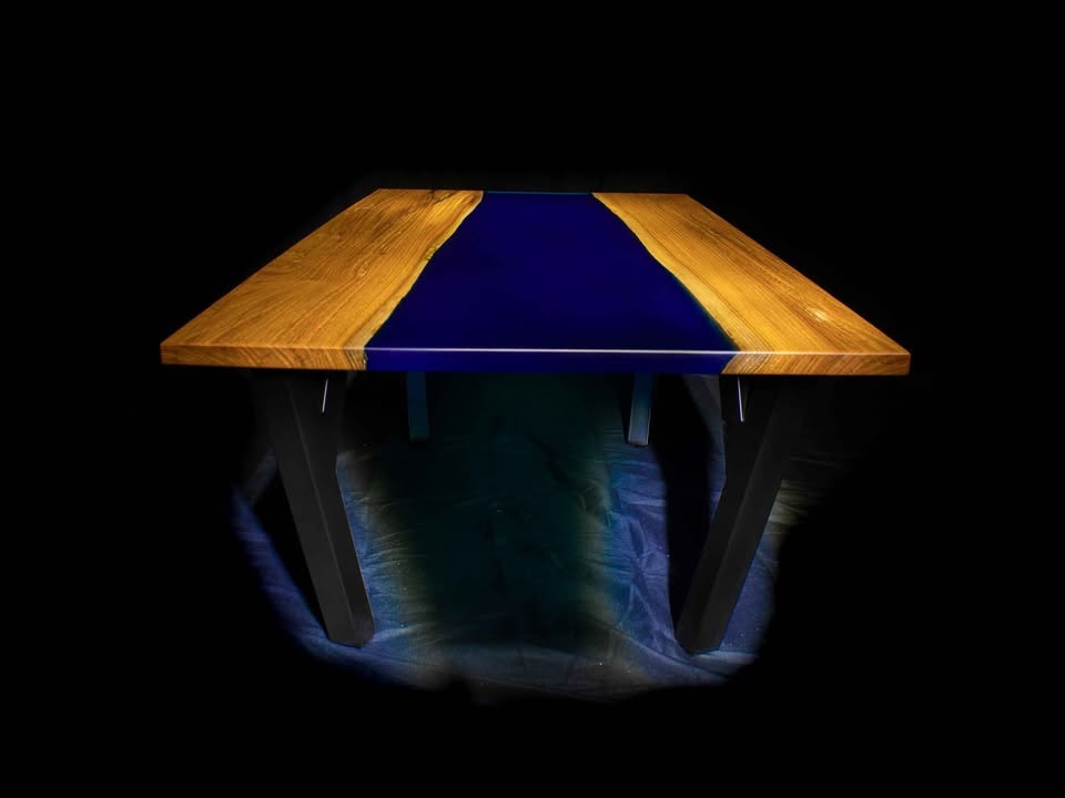 Blue Transparent epoxy table - photo 3
