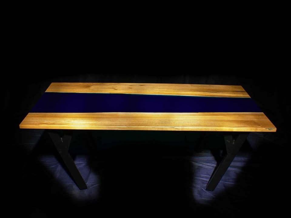 Blue Transparent epoxy table - photo 4