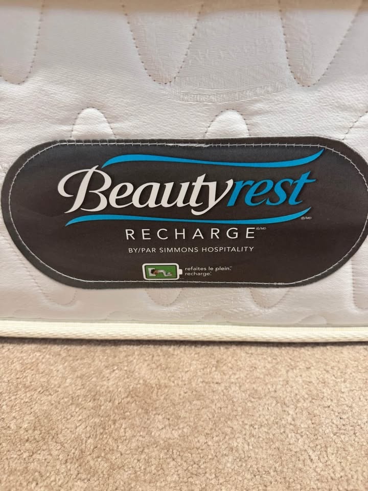 Twin Simmons Beautyrest Mattress - photo 2