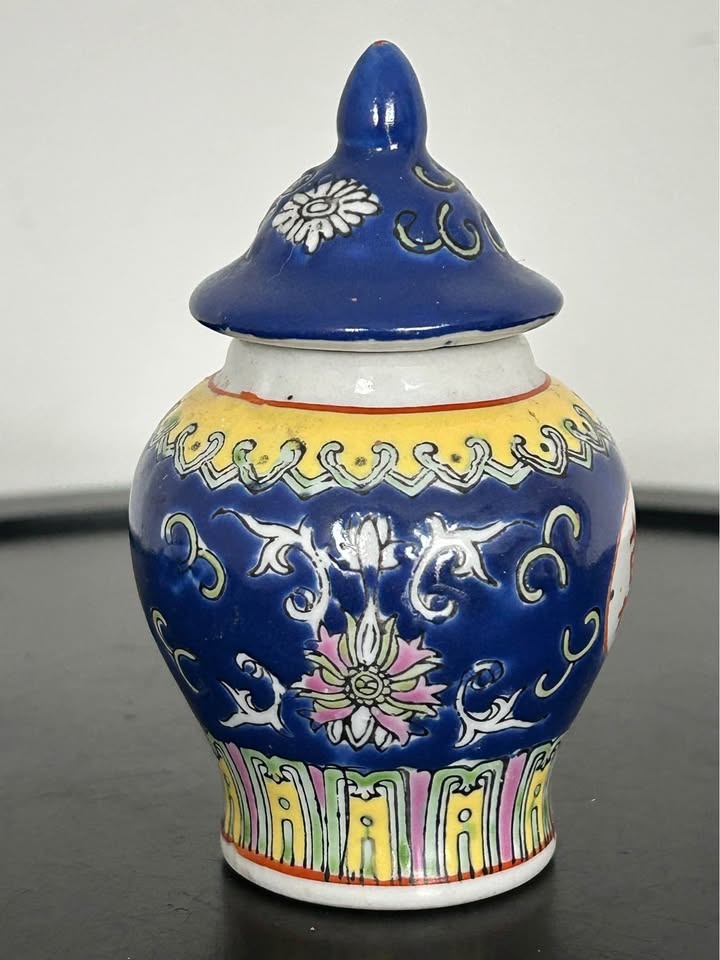 Vintage Chinese Blue & White Porcelain Ginger Jar - photo 2