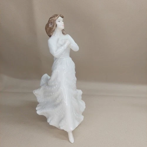 Royal Doulton Forget-Me-Not HN 1794 Figurine - photo 4